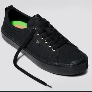 Cariuma All Black Leather Sneakers